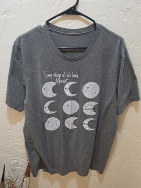 3/$10 Gray Moon Phases Graphic Tee - Women's Short Sleeve